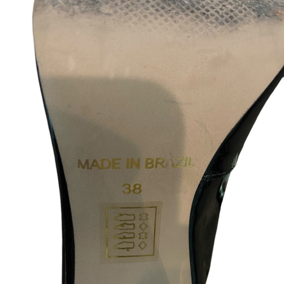 Black Patent Leather High heels. Gold block heels. Excellent. Sz 38 - Picture 7 of 9